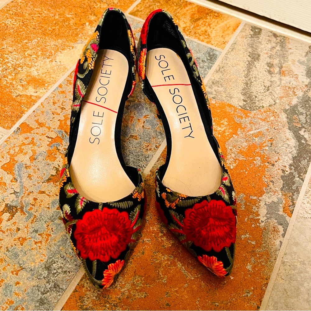 Floral Embroidered Society D’Orsay Heel